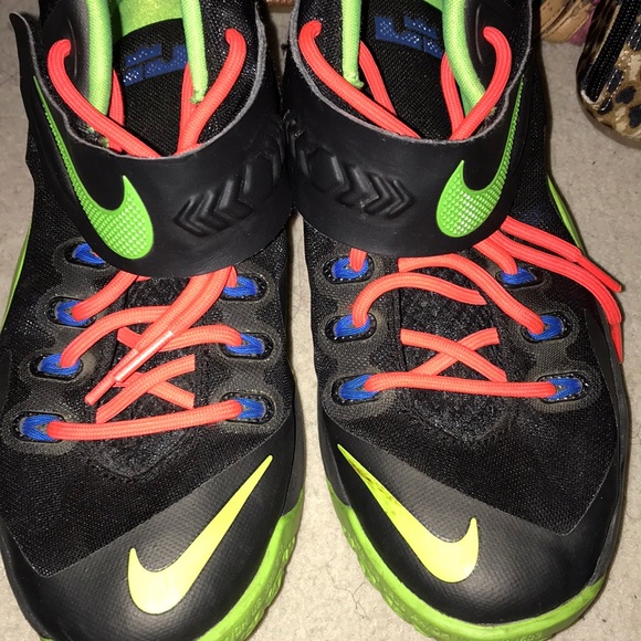 I’m am selling Nike Lebron James Soilder VIII